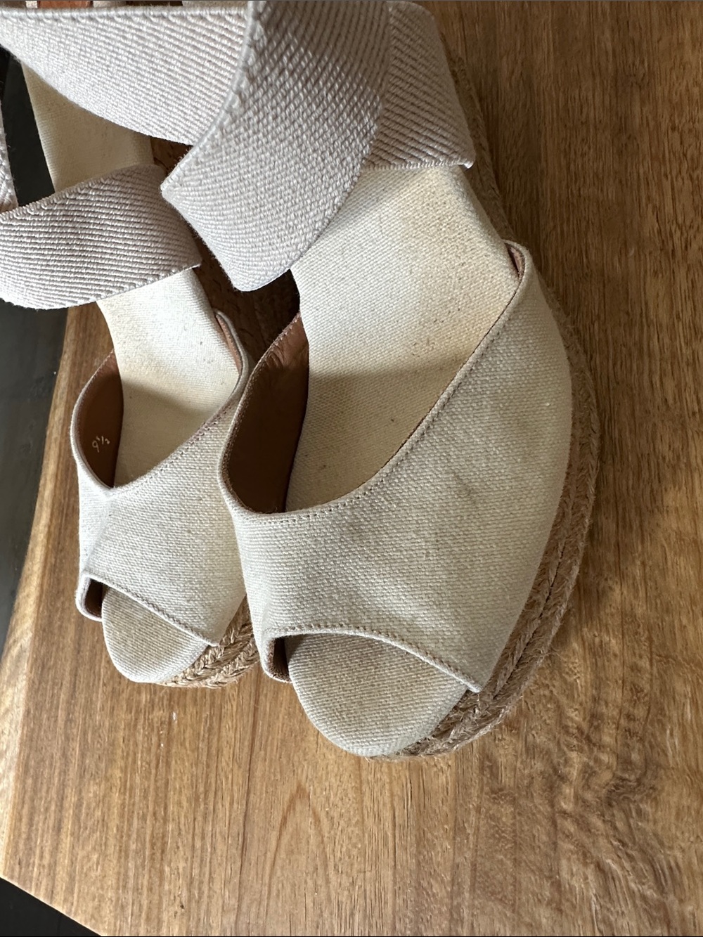 Tory Burch Tan And Cream Wedge sandal Size 9 1/2 - Picture 6 of 10